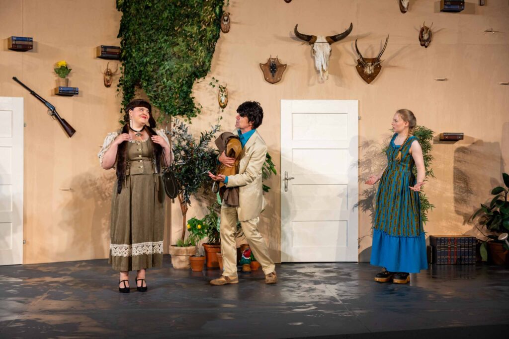 Der Talisman eine Komödie im Sommertheater in Enns - Theater im Hof Enns in Oberösterreich OÖ